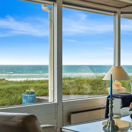 Alyssa - 300m From The Sea By Interhome