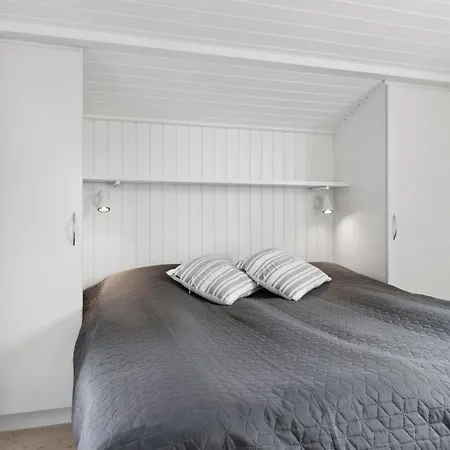 Alyssa - 300m From The Sea By Interhome